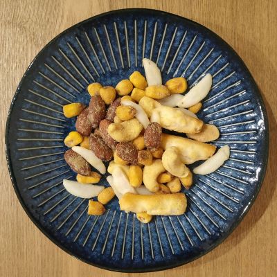 ミックスナッツおかき マスタードマヨネーズ風味★味にパンチのあるスナック：カルディ