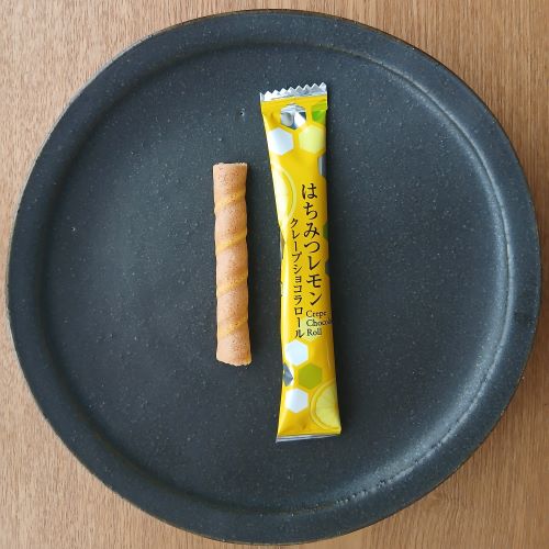 はちみつレモンクレープショコラロール(湘南はやま石井養蜂園はちみつ使用)