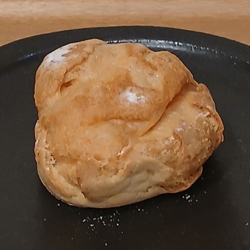ビアードパパ　期間限定のシュークリームストロベリーチーズケーキ（税込290円）