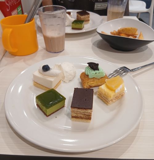 「ブリキのおもちゃ博物館」移転の前にもう一度（涙）～「スイーツパラダイス」で満腹♪