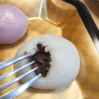 成城石井の月見ひとくち団子(中秋の名月:10月6日は曇り空)