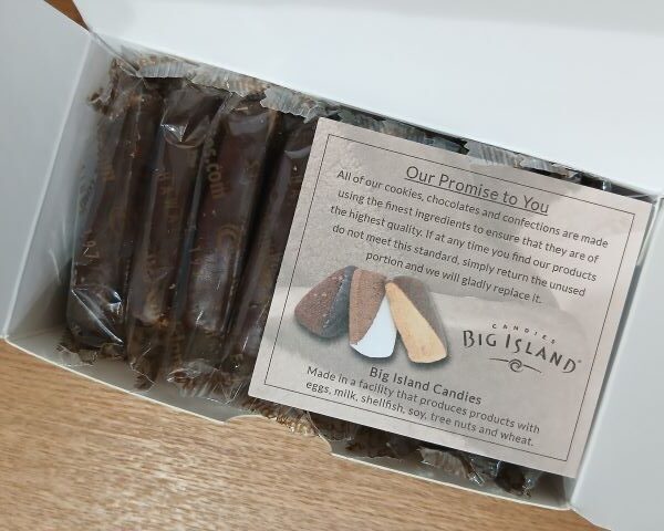 ハワイ土産　Big Island Candies マカダミアナッツショート ブレッドダークチョコレートディップ