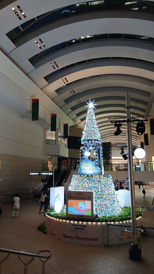 横浜ランドマークプラザ すみっコぐらし クリスマスツリー