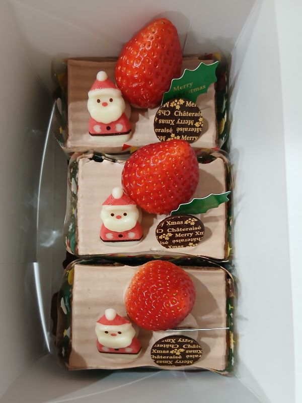 2025年クリスマスケーキはシャトレーゼのチョコレートケーキとルタオのチーズケーキ