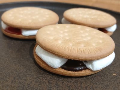 みんな大好き！スモア～。ハーシー シロップ(3種)を使って♪ビスケット、マシュマロ＆チョコレート
