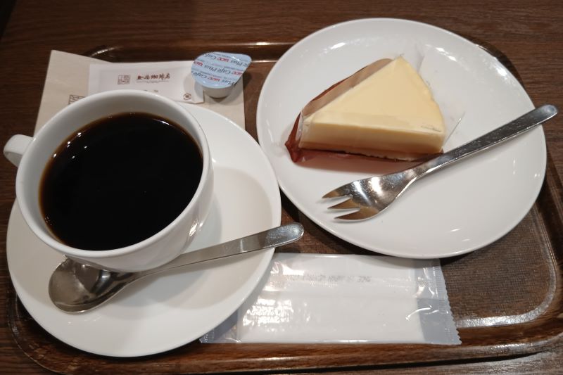 REBELLBE：美味しい！BIGな絶品スイートポテト★横浜みなとみらいでランチ（タイ料理＆喫茶店）