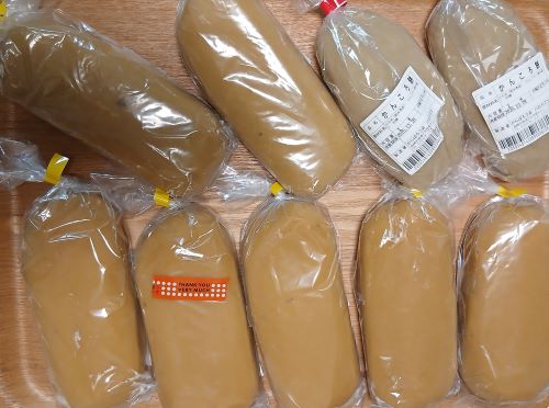 長崎からの贈り物「文明堂総本店カステラ巻」みかんいっぱい、かんころ餅、手作りヨモギ餅（餡子入り）