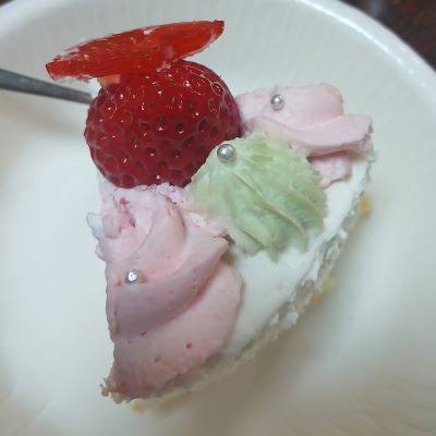 ひなまつり2026★シャトレーゼ「お花のフリルショートデコレーション」