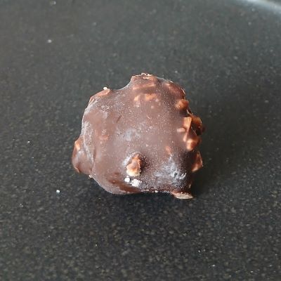 めっちゃ美味しい!ハワイアンホーストマカデミアナッツチョコレートアイス(セリア・ロイル)