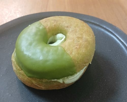 misdo★宇治抹茶ドーナツシリーズ「ドら抹茶 栗あん抹茶ホイップ」と定番「ハニーディップ」