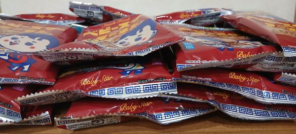「不適切にもほどがある！ベビースターラーメン（純子の焼うどん味）48個セット」タメしました！モラタメ.net