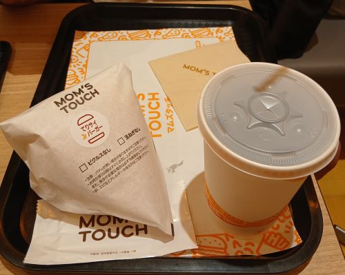 MOM'S TOUCH★ドリンクコンビ500円「ちょいマムズ」てりサイJrバーガー+ドリンク