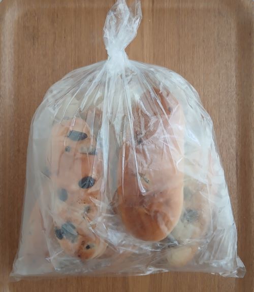 高久製パン 工場直売所「食パンハウス」★レーズンたっぷりコッペパン