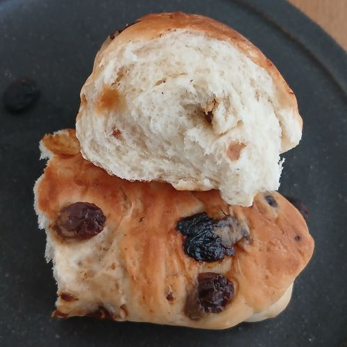 高久製パン 工場直売所「食パンハウス」★レーズンたっぷりコッペパン