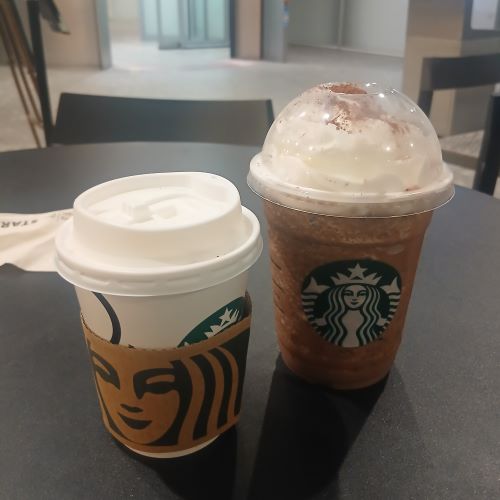 スターバックスで休憩（ドリンクHot&Ice）+初めての劇団四季ミュージカル鑑賞～「アラジン」