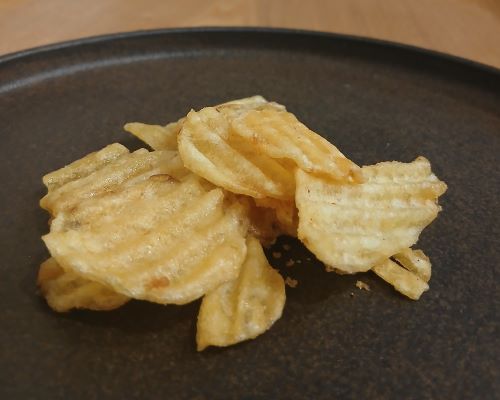 Calbee+×東京ばな奈 じゃがボルダチップス 黄金コンソメ味