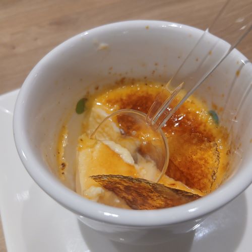 長崎発の回転寿司店「若竹丸 茅ケ崎店」の自家製クレームブリュレが美味しかった!