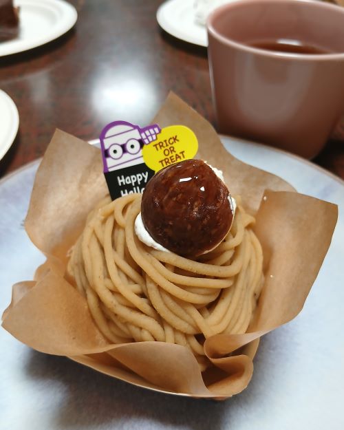 誕生日2026(51歳)★ケーキは「デセール洋菓子店」モンブランとタヌキケーキとショートケーキ