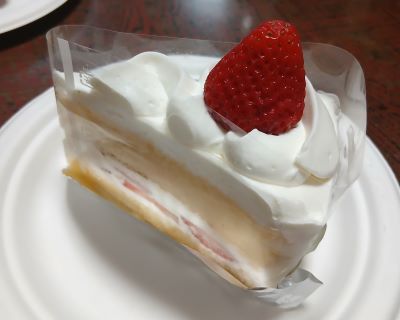 誕生日2026(51歳)★ケーキは「デセール洋菓子店」モンブランとタヌキケーキとショートケーキ