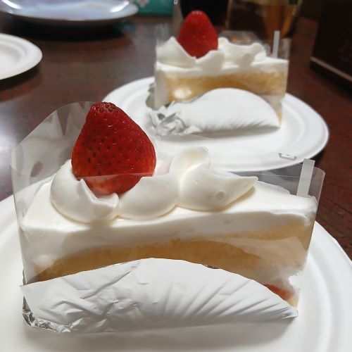 誕生日2026(51歳)★ケーキは「デセール洋菓子店」モンブランとタヌキケーキとショートケーキ